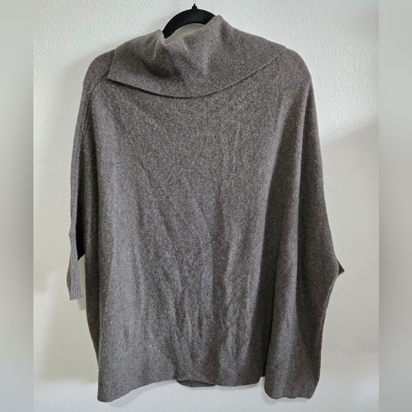 Aqua Cashmere Poncho Pullover Sweater w/ Pouch Split Neck 3/4 Sleeve Size Medium - Picture 4 of 7